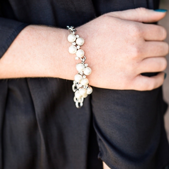 5/$20 Paparazzi I Do White Blockbuster Bracelet